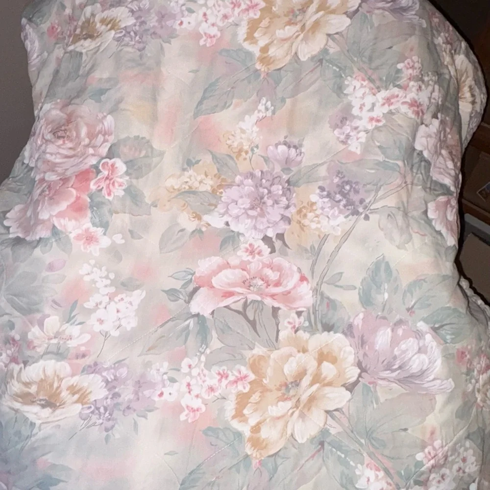 Pastel Flowers Bed Comforter- Medium Weight